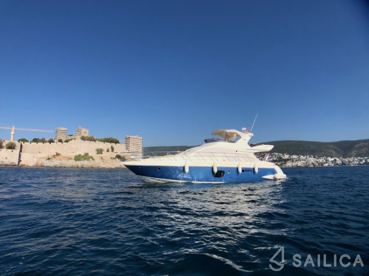 Azimut 55 - Yacht Charter Sailica