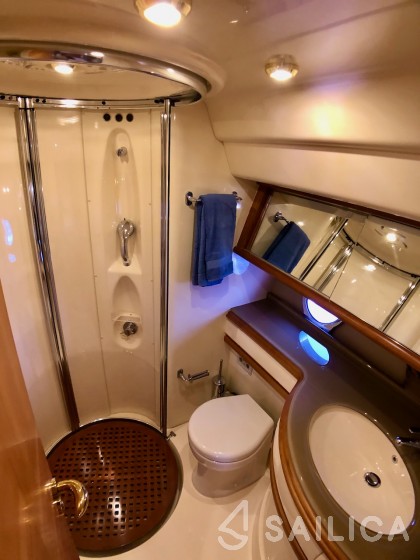 Azimut 55 - Yacht Charter Sailica