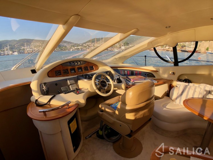 Azimut 55 - Yacht Charter Sailica