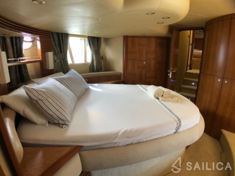 Azimut 55 - Yacht Charter Sailica
