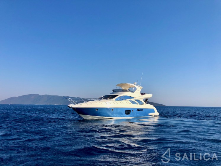 Azimut 55 - Yacht Charter Sailica