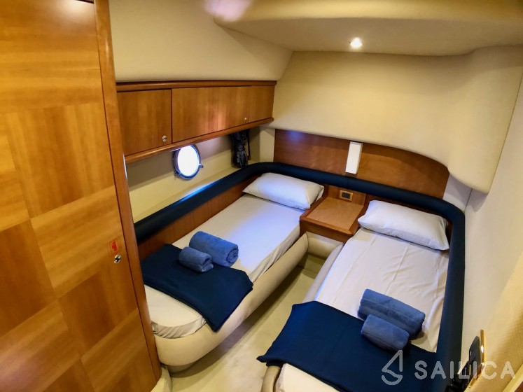 Azimut 55 - Yacht Charter Sailica