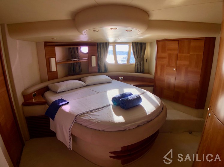 Azimut 55 - Yacht Charter Sailica
