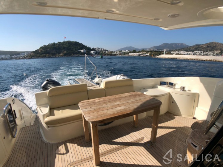 Azimut 55 - Yacht Charter Sailica