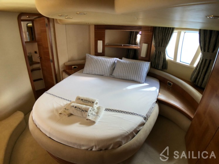 Azimut 55 - Yacht Charter Sailica