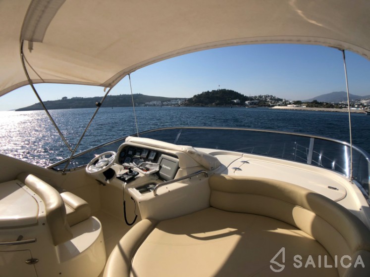 Azimut 55 - Yacht Charter Sailica