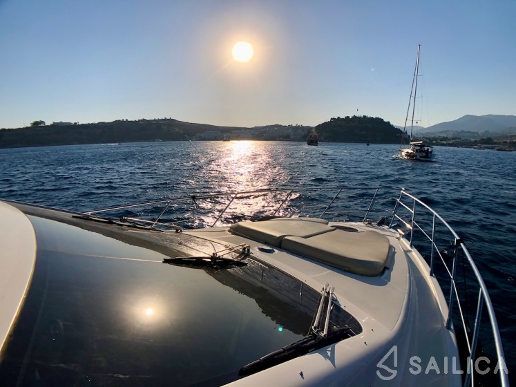 Azimut 55 - Yacht Charter Sailica
