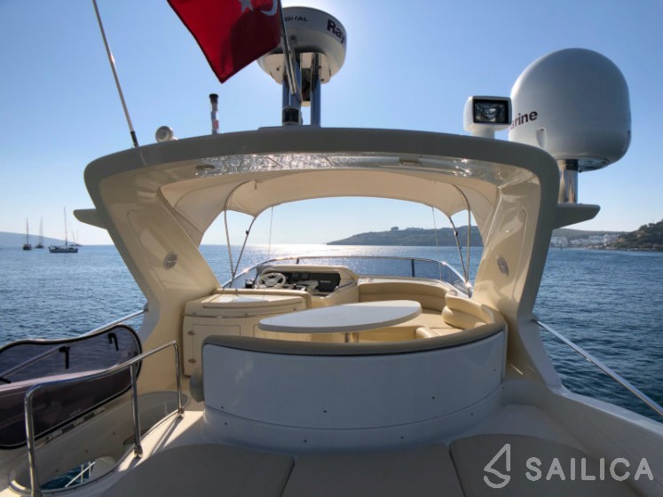 Azimut 55 - Yacht Charter Sailica