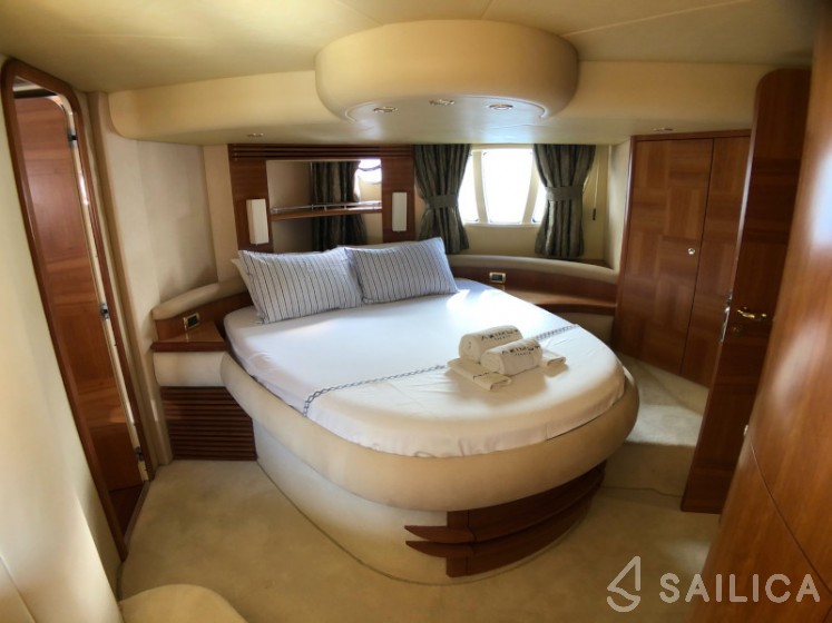 Azimut 55 - Yacht Charter Sailica