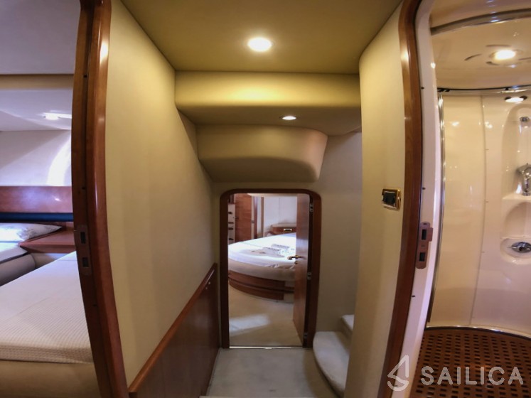 Azimut 55 - Yacht Charter Sailica