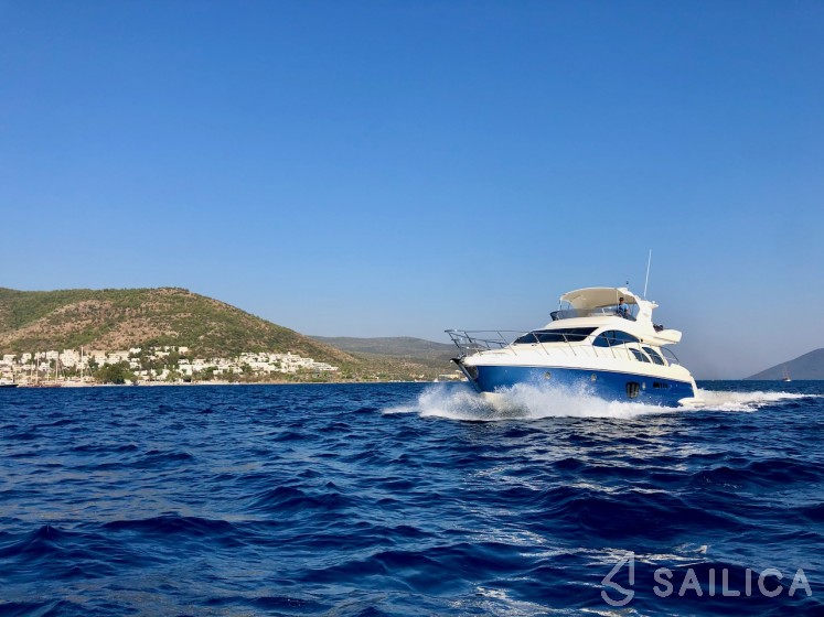 Azimut 55 - Yacht Charter Sailica