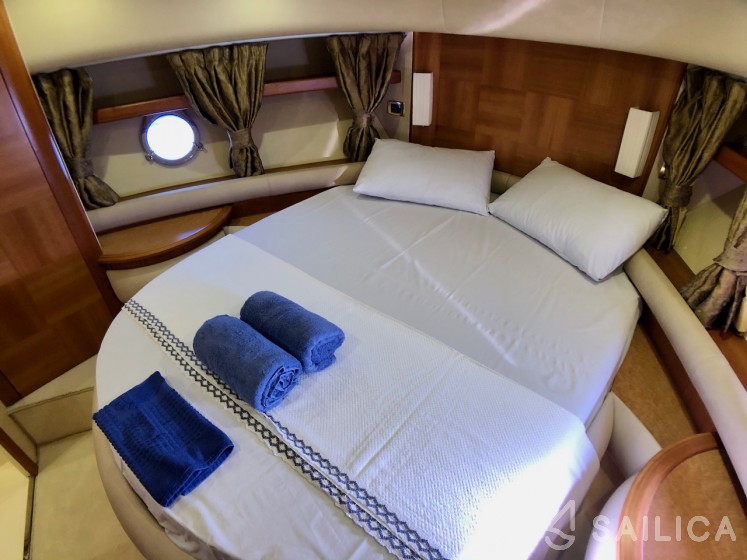 Azimut 55 - Yacht Charter Sailica