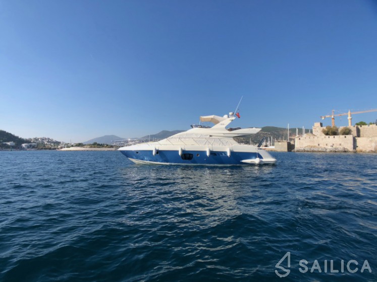 Azimut 55 - Yacht Charter Sailica