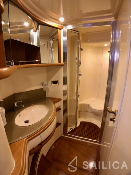 Azimut 55 - Yacht Charter Sailica