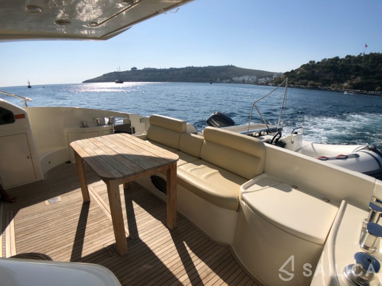 Azimut 55 - Yacht Charter Sailica