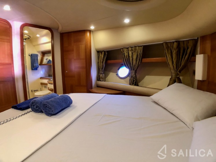Azimut 55 - Yacht Charter Sailica