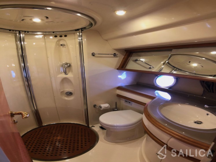 Azimut 55 - Yacht Charter Sailica