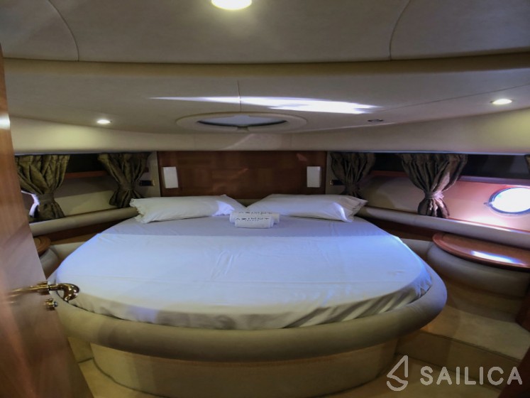 Azimut 55 - Yacht Charter Sailica