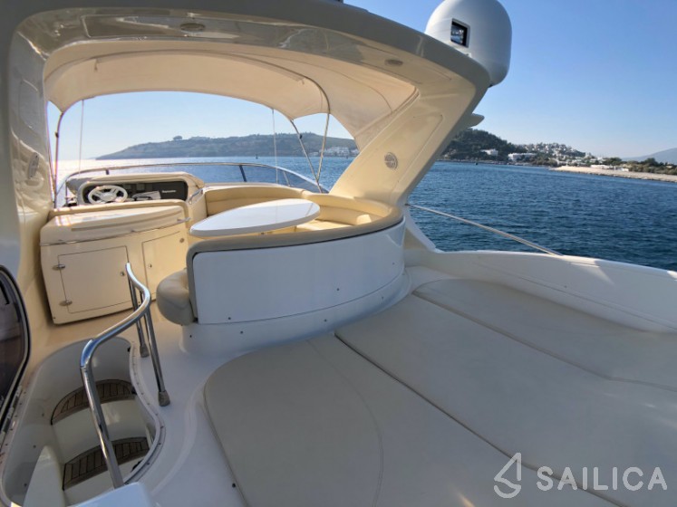 Azimut 55 - Yacht Charter Sailica