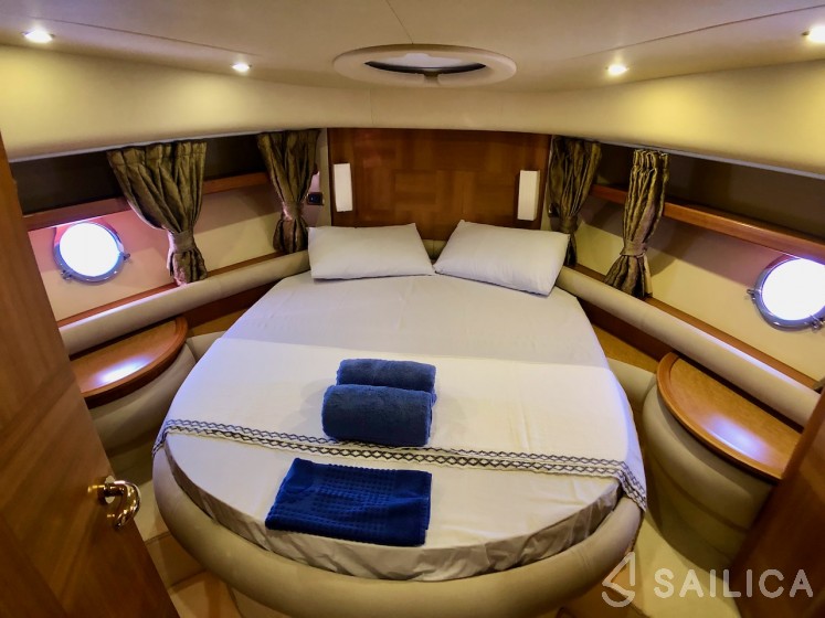 Azimut 55 - Yacht Charter Sailica