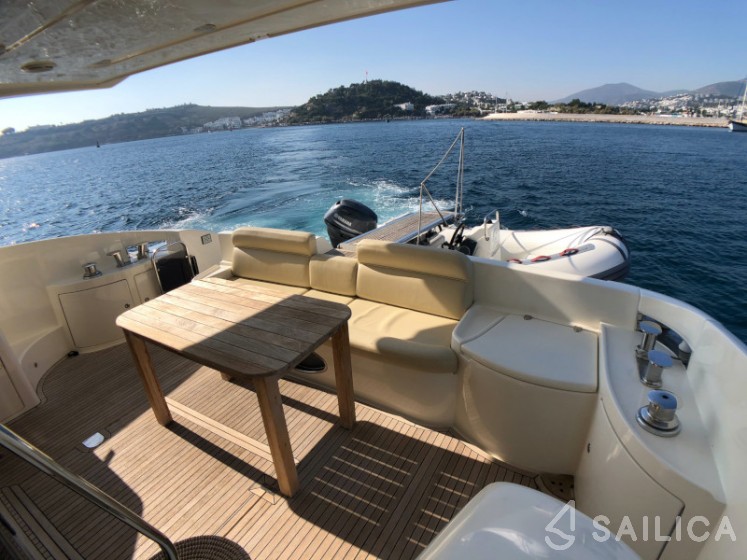 Azimut 55 - Yacht Charter Sailica