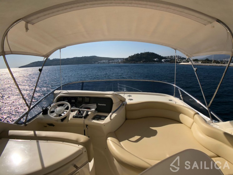 Azimut 55 - Yacht Charter Sailica