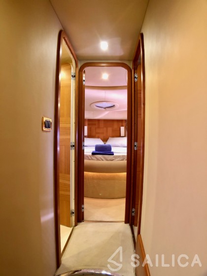 Azimut 55 - Yacht Charter Sailica