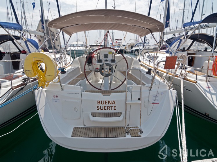 Sun Odyssey 33i - Yacht Charter Sailica