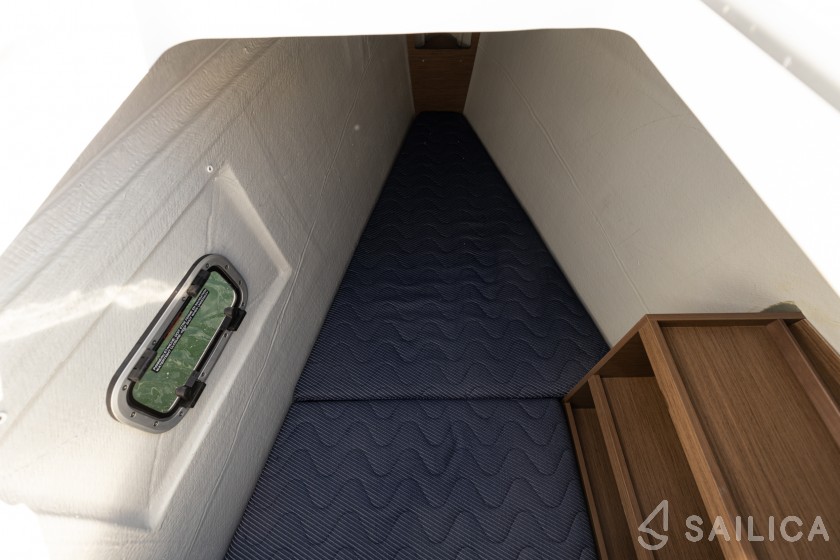 Lagoon 42 - Yacht Charter Sailica
