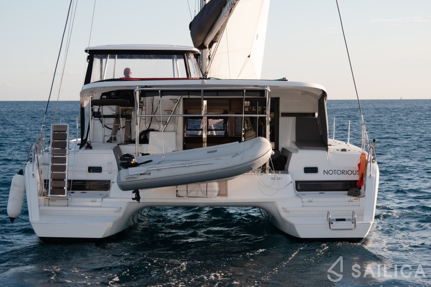Lagoon 42 - Yacht Charter Sailica