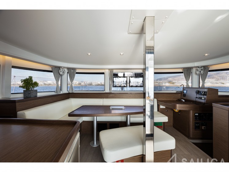 Lagoon 42 - Yacht Charter Sailica