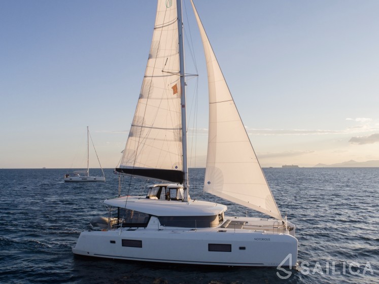Lagoon 42 - Yacht Charter Sailica
