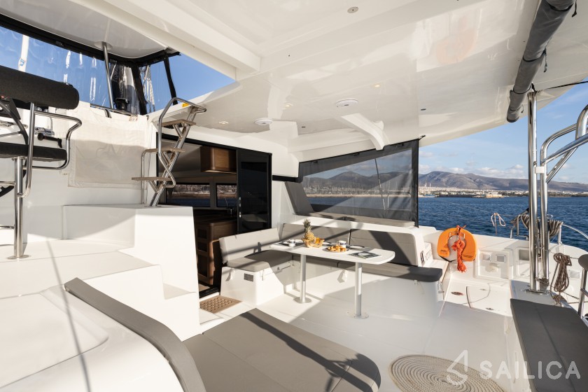 Lagoon 42 - Yacht Charter Sailica