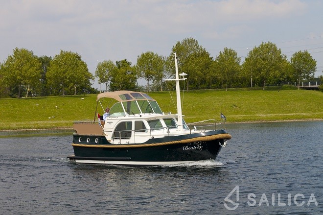 Linssen Classic Sturdy 32 AC - Yacht Charter Sailica