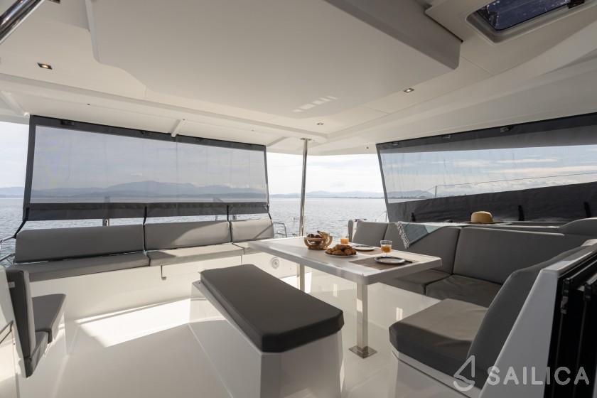 Elba 45 - Yacht Charter Sailica