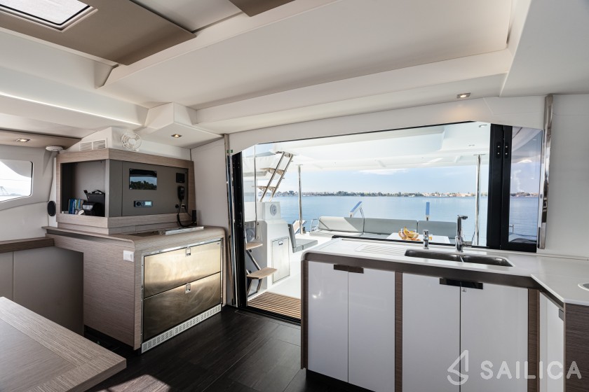 Elba 45 - Yacht Charter Sailica