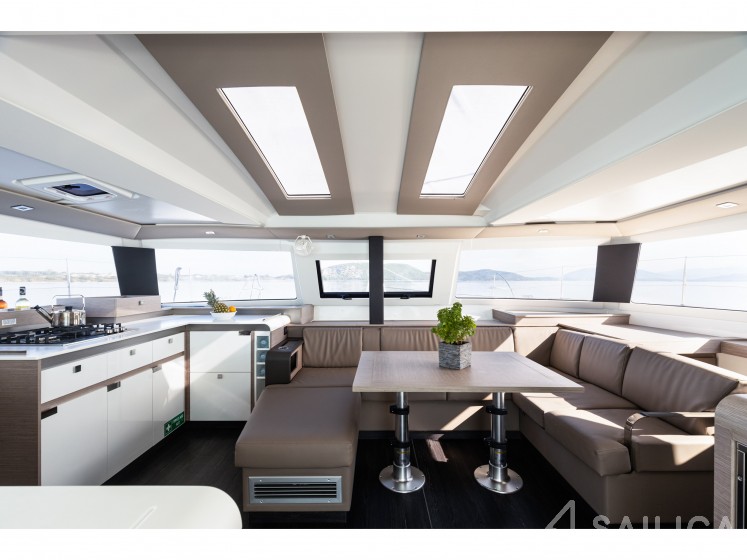 Elba 45 - Yacht Charter Sailica