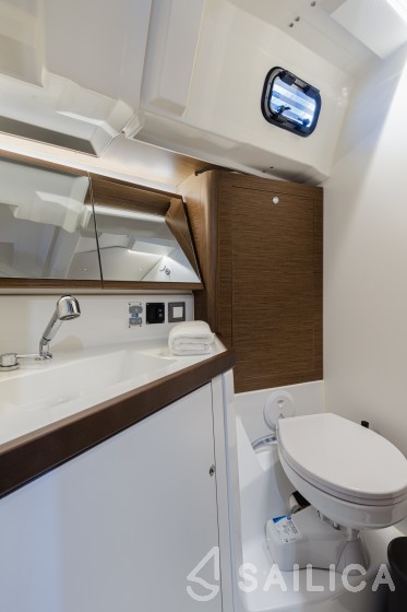 Oceanis 46.1 - Yacht Charter Sailica