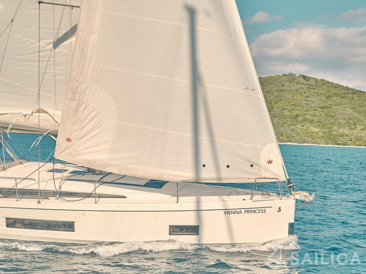 Oceanis 46.1 - Yacht Charter Sailica