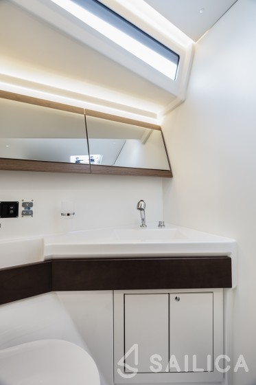 Oceanis 46.1 - Yacht Charter Sailica