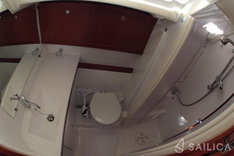 Oceanis 46 - Yacht Charter Sailica