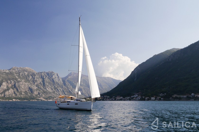 Oceanis 45 - Yacht Charter Sailica
