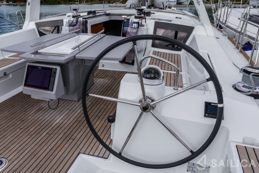 Oceanis 45 - Yacht Charter Sailica