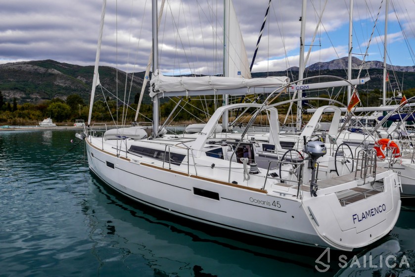 Oceanis 45 - Yacht Charter Sailica