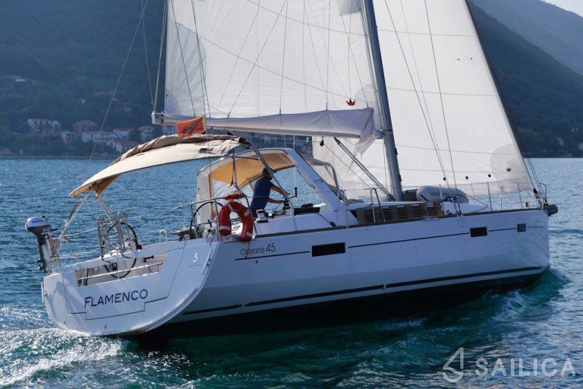 Oceanis 45 - Yacht Charter Sailica