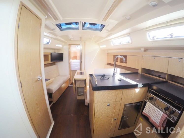 Hanse 345 - Yacht Charter Sailica