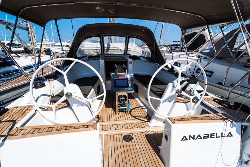 Hanse 345 - Yacht Charter Sailica