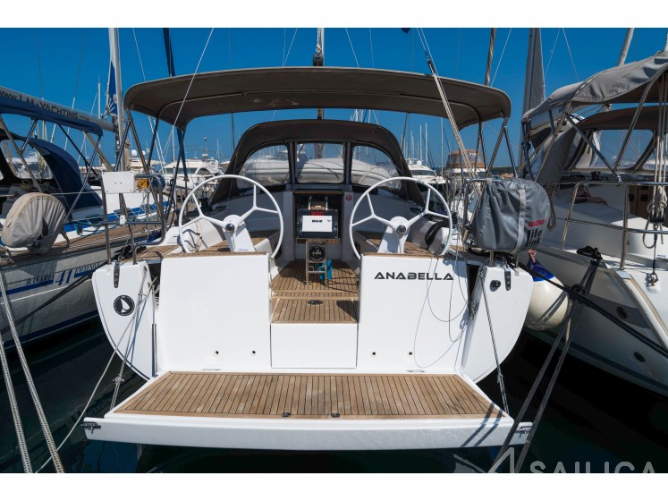 Hanse 345 - Yacht Charter Sailica