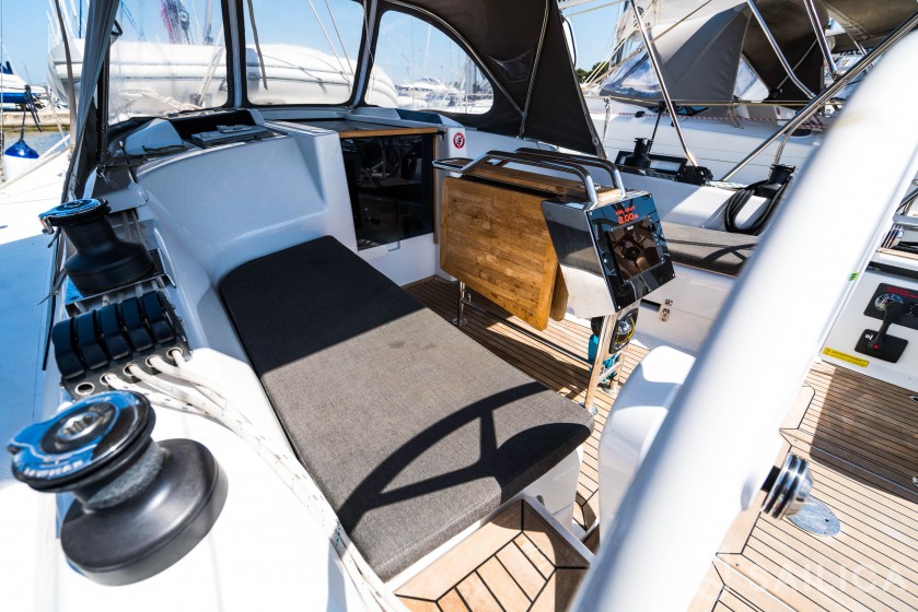Hanse 345 - Yacht Charter Sailica