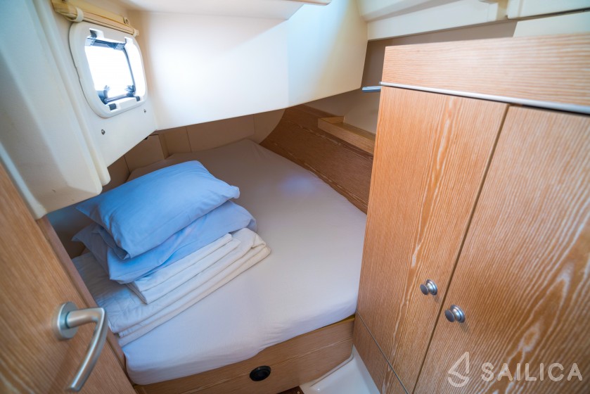 Hanse 345 - Yacht Charter Sailica
